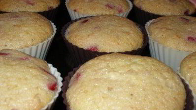 клубничные маффины с клубничным кремом