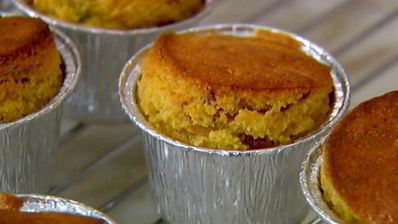 кукурузные маффины с беконом и тимьяном