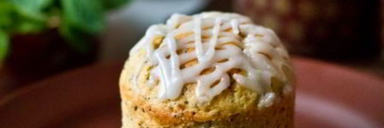 Лимонные маффины с маком и лимонной глазурью