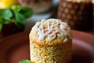 Лимонные маффины с маком и лимонной глазурью