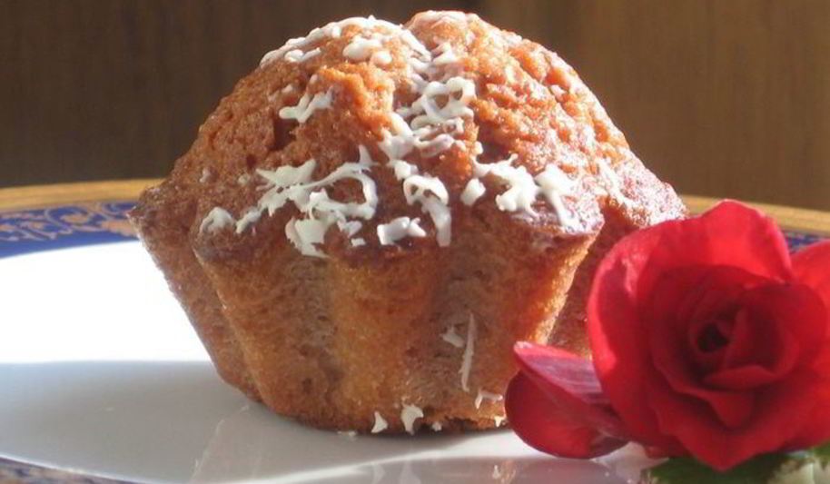 Рецепт маффинов из белого шоколада и клубники