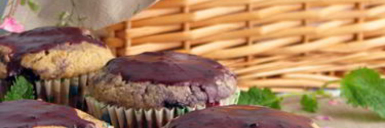 Маффины из гречневой муки с черничной глазурью