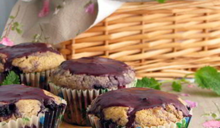 Рецепт маффинов из гречневой муки с черничной глазурью