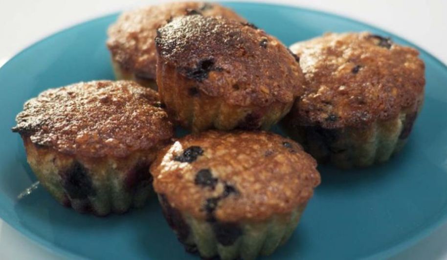 Рецепт маффинов с черной смородиной