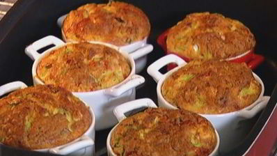 маффины с кабачком, фетой и зеленым луком