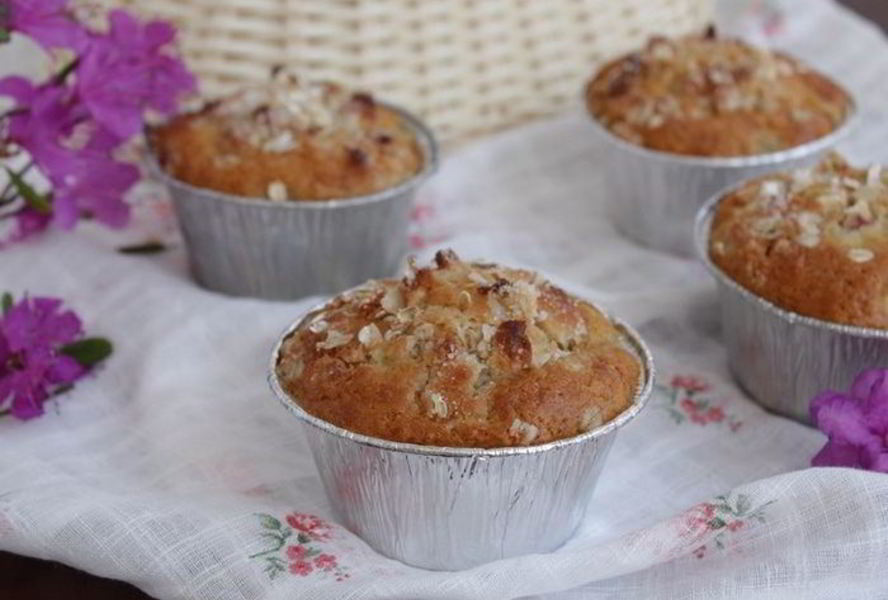 Маффины с ревенем и марципановым штрейзелем