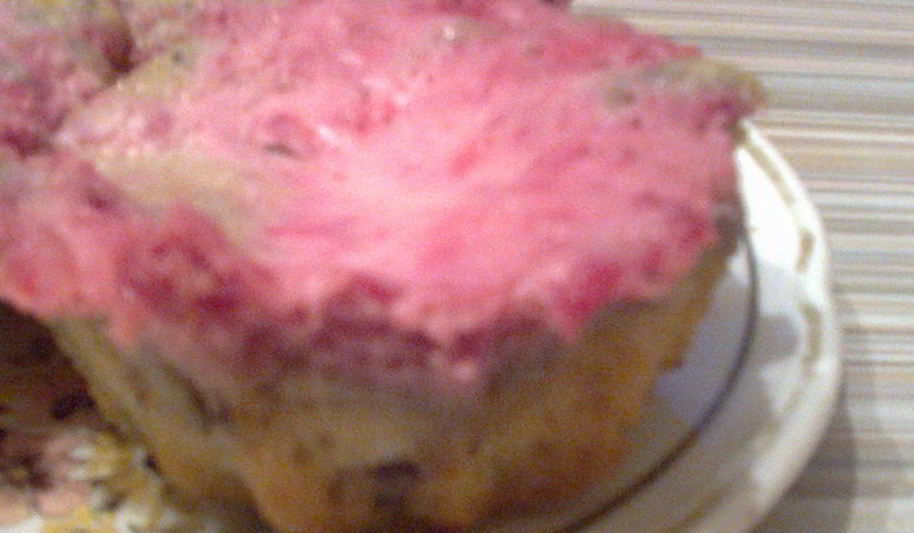 Рецепт маффинов с шоколадом и ягодным кремом