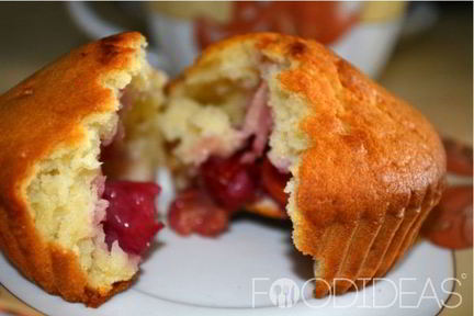 Маффины с вишней