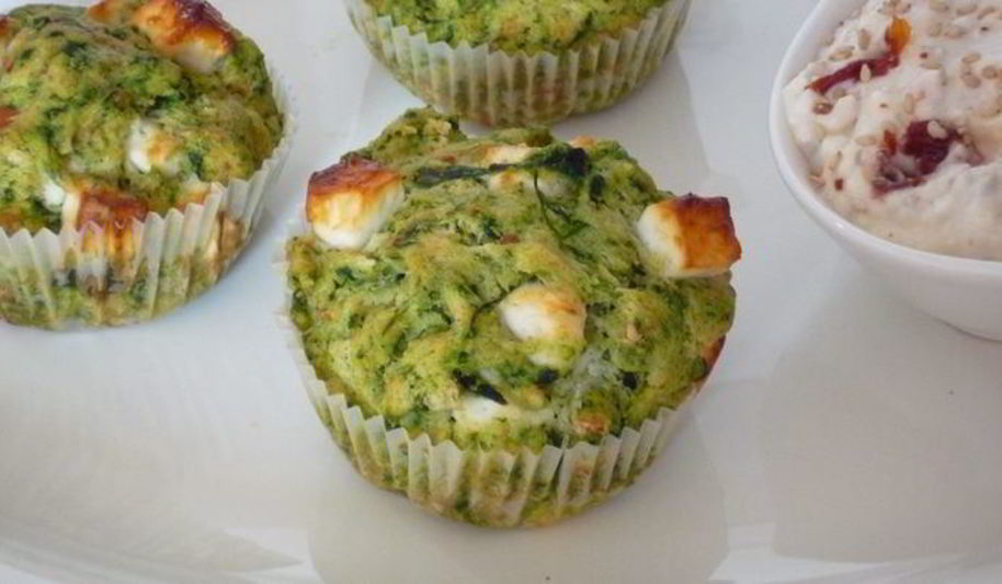 Рецепт маффинов со шпинатом и фета с пикантым дипом