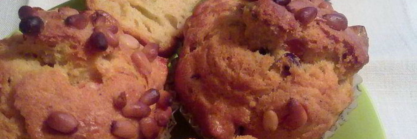 Маффины со сладким перцем, маслинами и кедровыми орешками