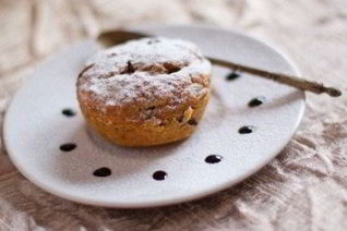 Морковные маффины с изюмом и орехами