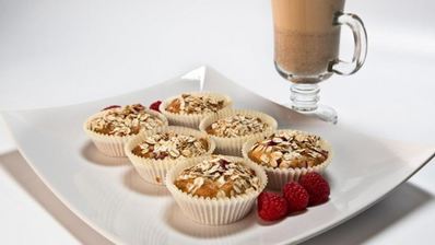 овсяные маффины с малиной