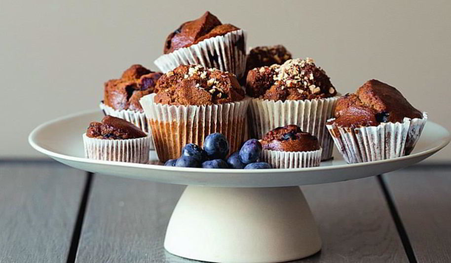 Рецепт постных маффинов из полбы с бананами и черникой