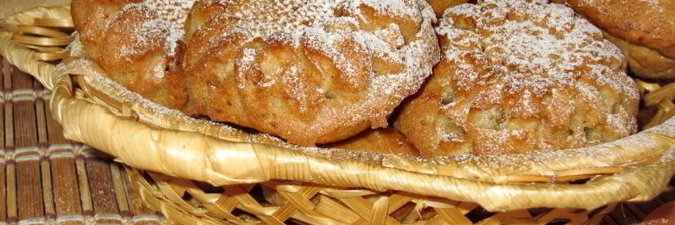 Постные яблочные маффины с курагой