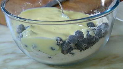 пряные маффины с голубикой и миндалем