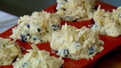 пряные маффины с голубикой и миндалем