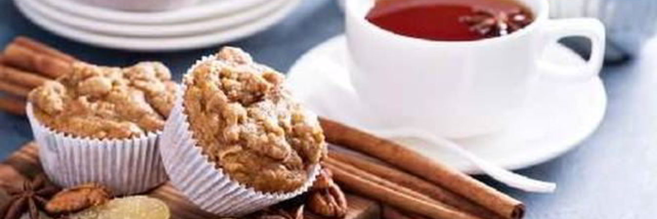 Сдобные маффины из цельной пшеницы с яблоками и орехами