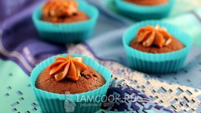 шоколадные маффины с карамелью