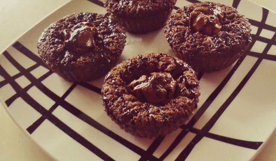 Рецепт шоколадных маффинов с маленькими кусочками шоколада