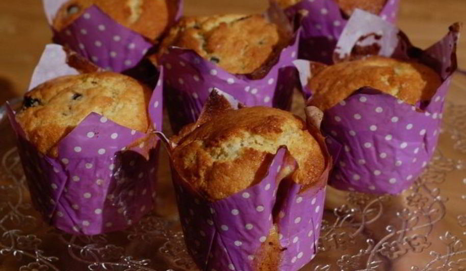 Рецепт сливочных маффинов с клюквой и вишней