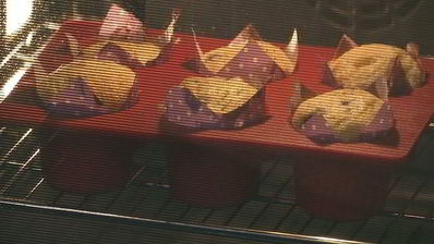 сливочные маффины с клюквой и вишней