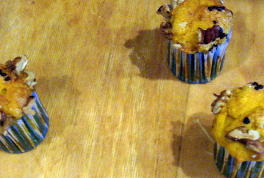 Тыквенные маффины с грецкими орехами и кефиром