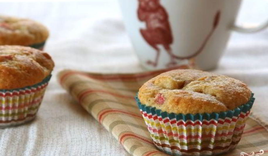 Рецепт утренних маффинов с ревенем