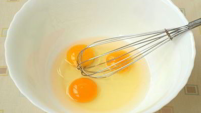 закусочные маффины с колбасой и сыром