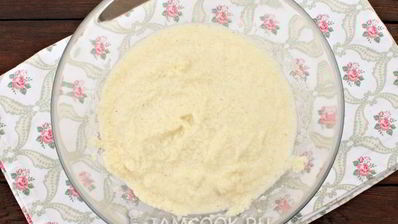 манник на воде с яйцами