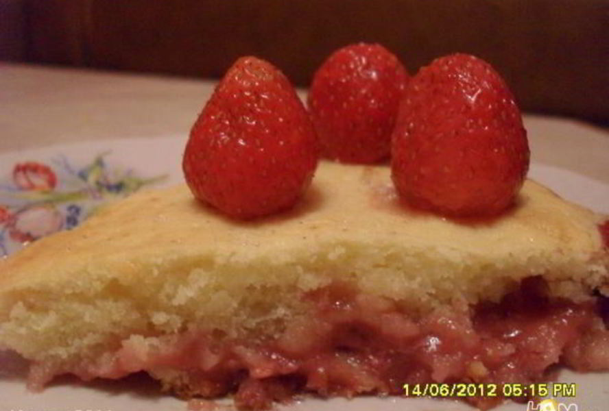 Манник с клубникой