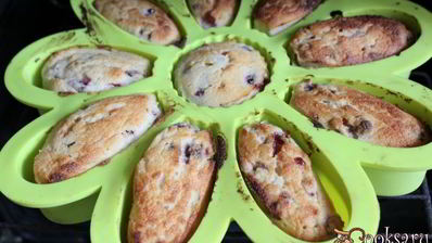 манник с лесной клубникой