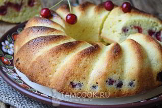 Манник с вишней на кефире