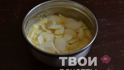 манник с яблоками