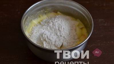 манник с яблоками