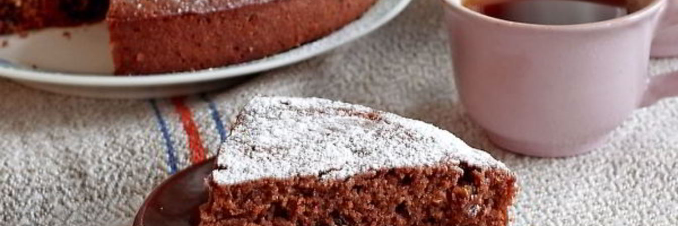 Манник шоколадный с финиками и миндалем