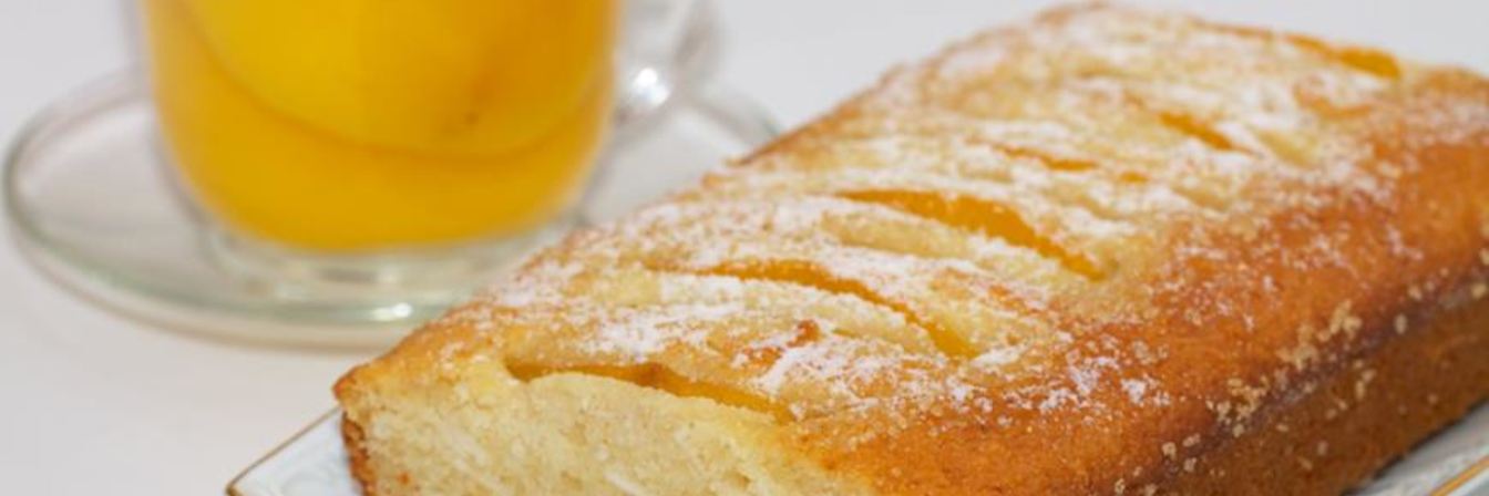 Постный кекс-манник с кокосом и персиками