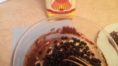 шоколадный манник с черникой и кедровым орехом