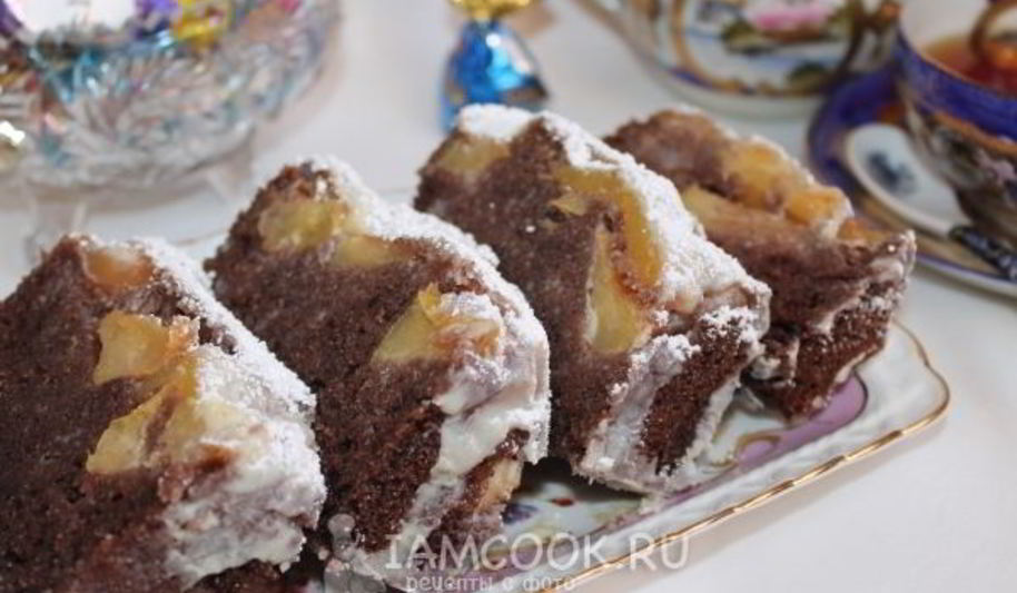 Рецепт шоколадного манника с яблоками
