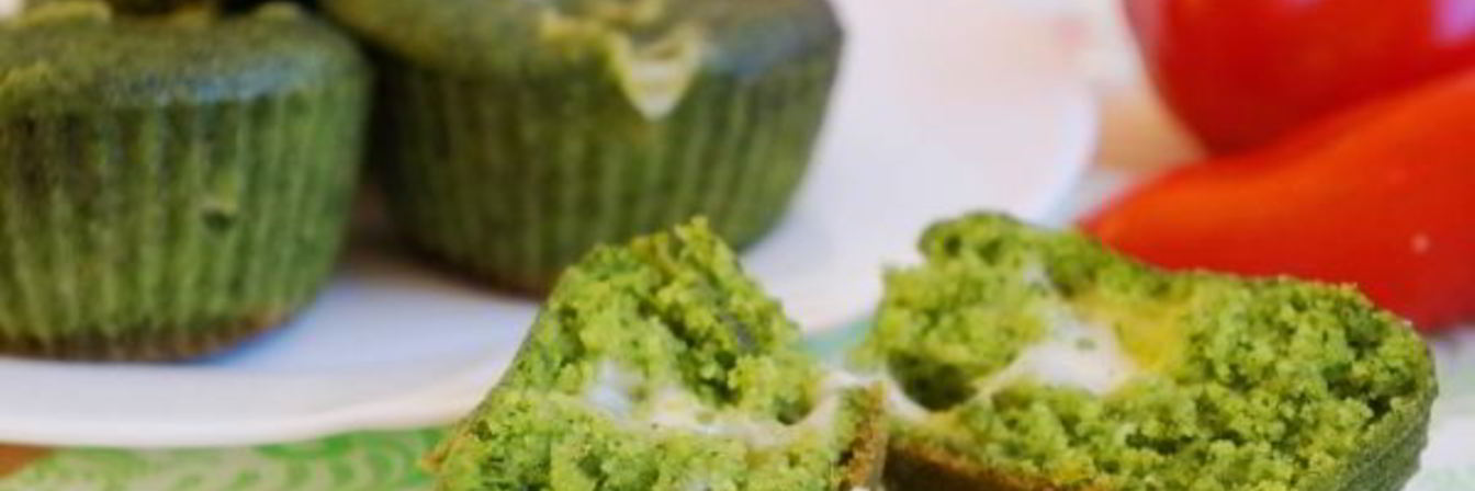 Зеленые мини-манники с сыром в мультиварке