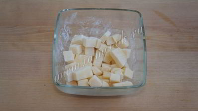 зеленые мини-манники с сыром в мультиварке