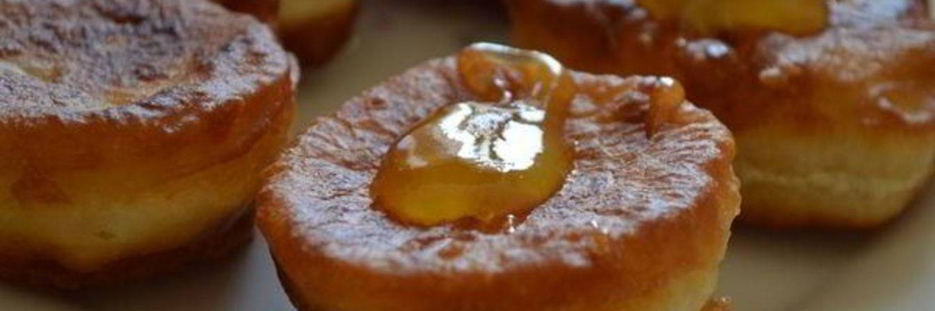 Дрожжевые оладьи на кислом молоке