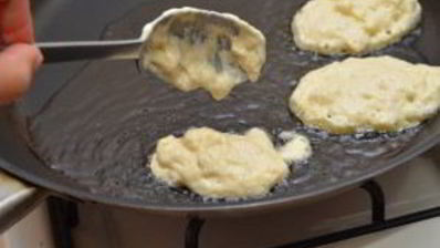 дрожжевые оладьи на молоке