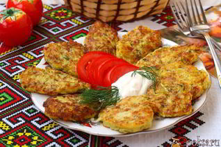 Кабачковые оладьи с картофелем и сыром сулугуни