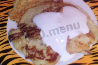 Картофельные оладьи со сметаной