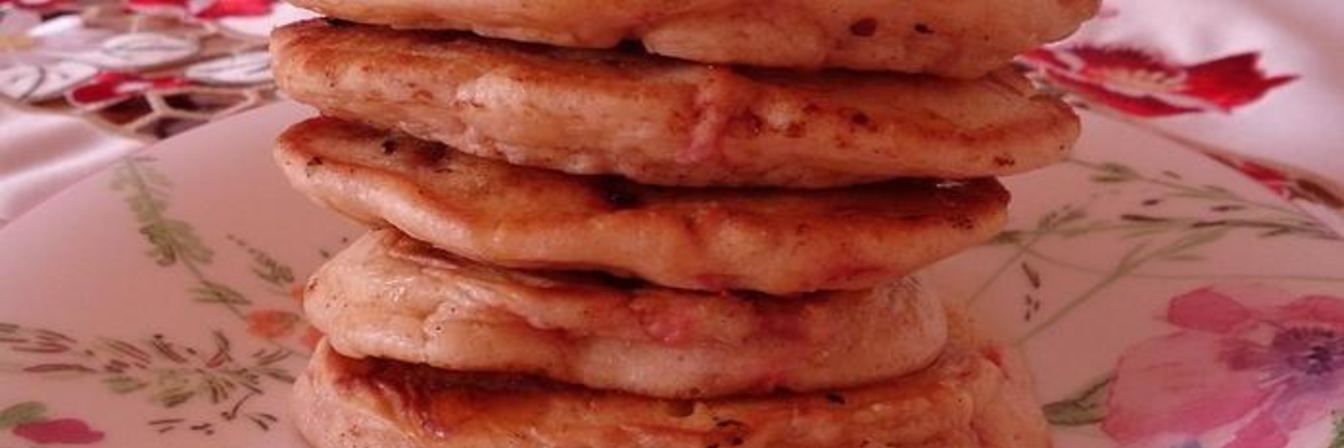 Клубничные оладьи