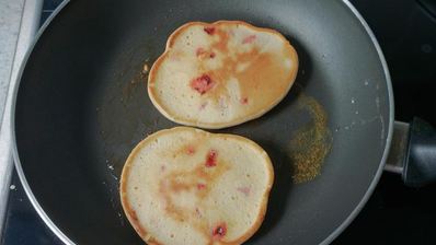 клубничные оладьи