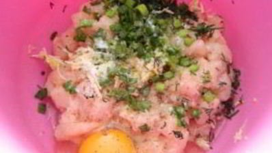 куриные оладьи с сыром и зеленью