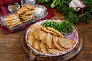 Луковые оладьи с паприкой и зирой