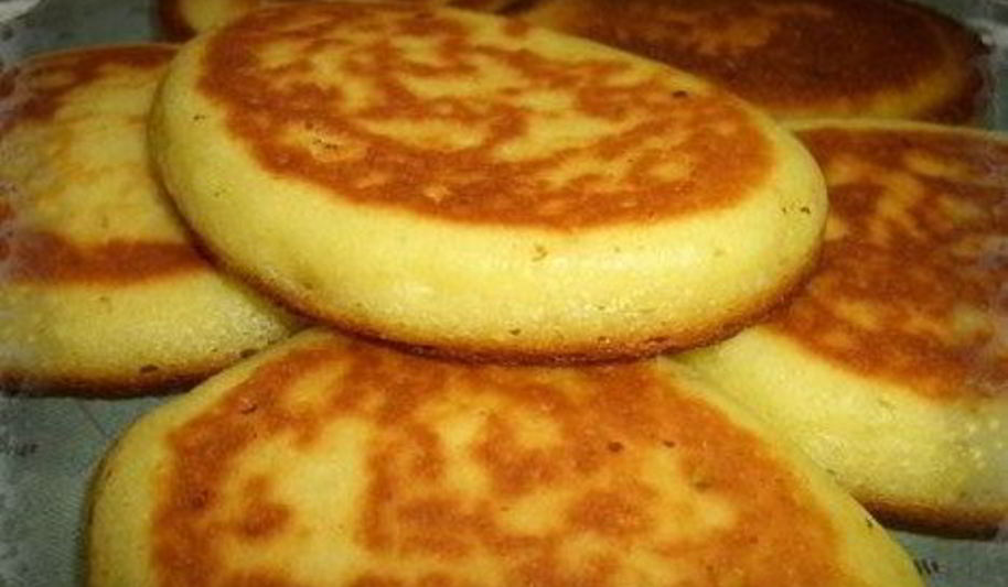 Рецепт манных дрожжевых оладий