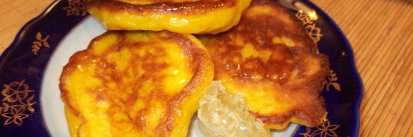 Оладушки дрожжевые с тыквенным пюре